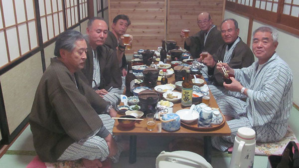 夕食での語らい